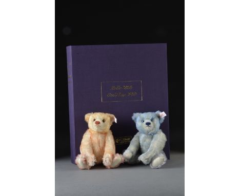 A Steiff Limited Edition Hello 200 Good-Bye 1999, 4598 for the year 1999, two bears in original book box