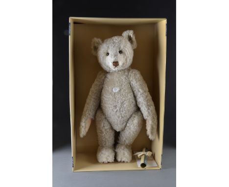 A large Steiff Limited Edition Teddy Bear White 1908 65, 2070 of 7000, in original box with certificate, 1994