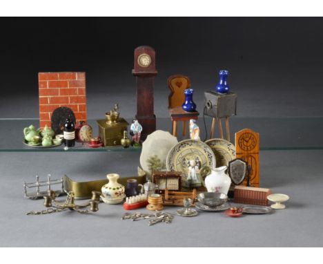 Dolls’ house chattels: including a brass coffee grinder; a wooden alarm clock; a heat stamped wall clock; a brown blown glass