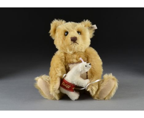 A Steiff Limited Edition British Collector’s 1906 Replica Teddy Bear, 255 of 3000, in original box with certificate, 1990; an