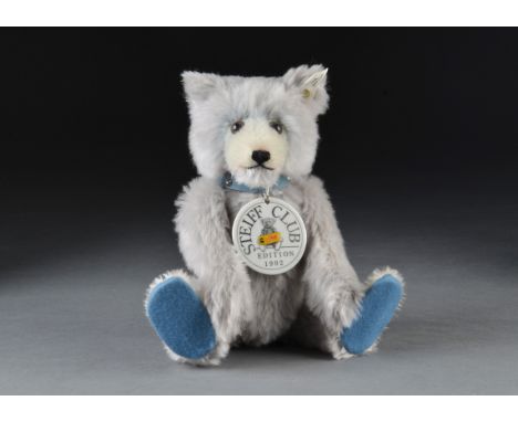 A Steiff Limited Club Edition 1992/93 Teddy Baby 1929 Blue 28, 5950 for the year, in original box