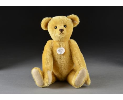 A Steiff Limited Edition Teddy bear 1908, yellow, 2136 of 3000, in original box with certificate, 2006