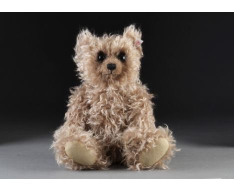 A Steiff Limited Edition Grizzly Ted, 977 of 2000, in original box with certificate, 2004