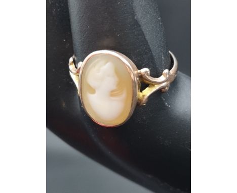 9ct gold hall marked 375 Rose gold cameo ring. 