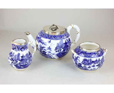 A Victorian Royal Worcester blue and white porcelain three piece tea set with Chinese style decoration, all three pieces with