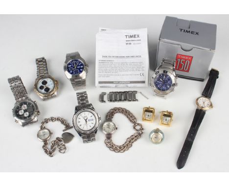 A Timex Chrono Alarm Indiglo WR 50M gentleman's wristwatch, case diameter 4.1cm, with spare links and box, together with an A