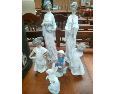 Group lot of Nao &amp; Lladro figures 