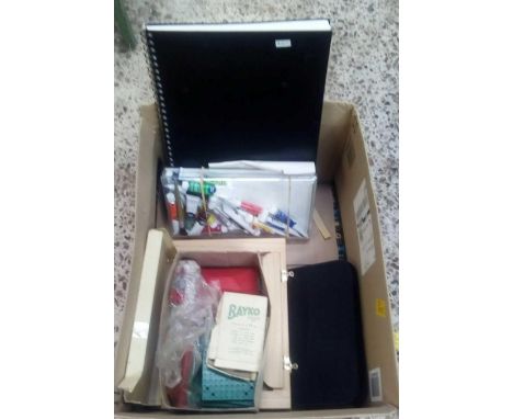 CARTON WITH COMPACT WOODEN EASEL PAINT SET, PAD CARTRIDGE PAPER, VARIOUS WATERCOLOURS IN TUBES &amp; A BAYKO BUILDING SET