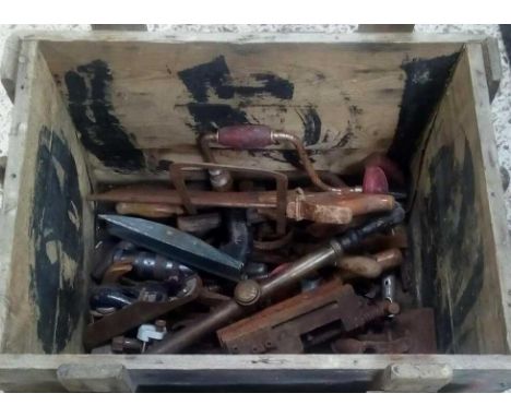 WOODEN CHEST WITH ROPE HANDLES CONTAINING MISC TOOLS