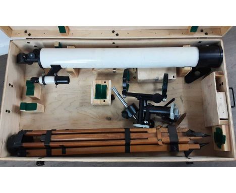 LARGE MODERN TELESCOPE, ON TRIPOD BASE in wooden case on castorswooden case 110cm wideThe telescope appears to becompkete and