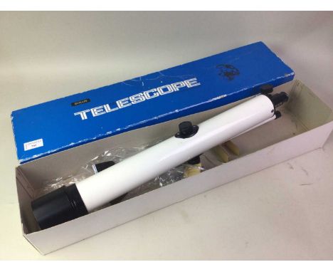SOLUS TELESCOPE, on tripod and with original box