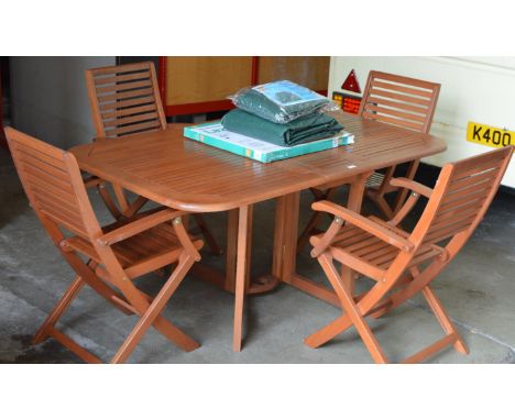 MODERN WOODEN PATIO TABLE WITH 4 MATCHING FOLDING CHAIRS, LAZY SUSAN &amp; TARPS     