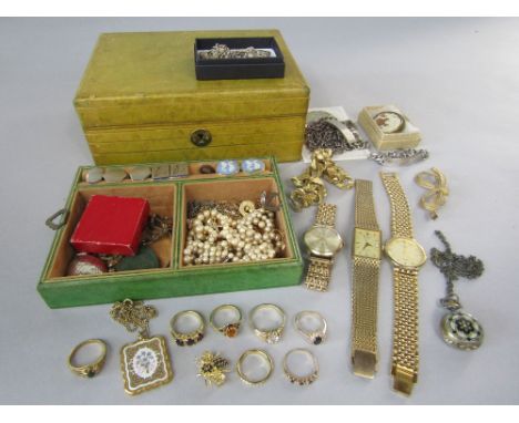 A collection of costume jewellery to include a Limoges type necklace, a bee brooch set with blue stones, selection of good qu