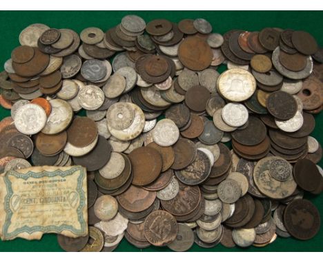 A collection of worldwide coinage, 18th, 19th and early 20th bronze and silver unsorted