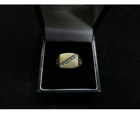 9ct Gold ring Size R