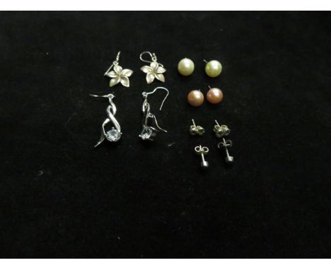 6x Pairs of silver &amp; pearl earrings 