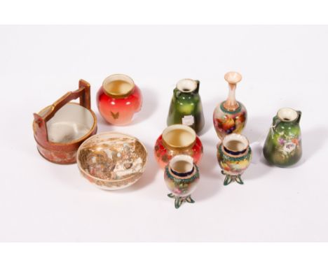 A COLLECTION OF NINE PIECES OF DECORATIVE CERAMICS to include a pair of small Hadley's Worcester vases, another similar fruit