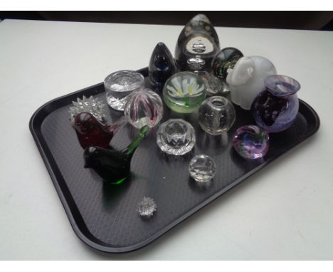 A tray containing assorted glass, paper weights, Swarovski hedgehog (a/f), Caithness vase 