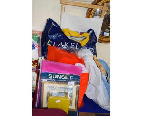 Quantity of needlecraft and sewing tools and accessories