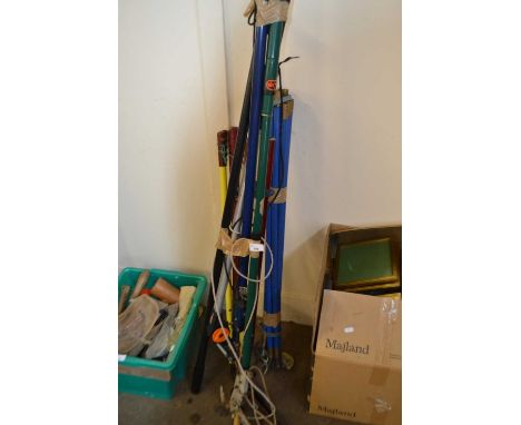 Quantity of assorted garden tools 