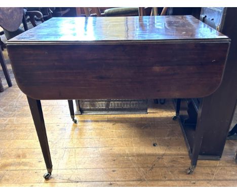 A mahogany Pembroke table, 60 cm wide