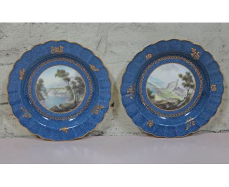 A pair of Royal Worcester dishes, diam. 21.5cm. CONDITION REPORT - good, no damage/repair, minor wear to decoration.