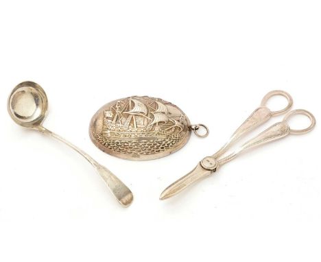 A George IV North Country provincial silver toddy ladle, fiddle-pattern, initialled “L”, by Peter Lambert of Berwick-upon-Twe