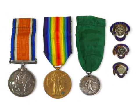 Two WWI medals, comprising a 1914-18 Peace medal, and a 1914-1919 medal, engraved to Pte W H Townsend 42624 Suff. R., togethe