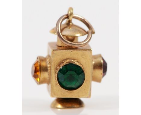 A 9ct gold and paste lantern charm, 15mm length, 1.3g