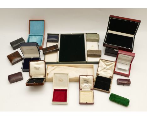 A quantity of vintage jewellery boxes , to include David Anderson