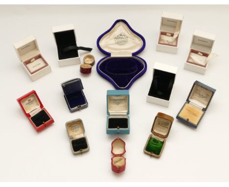 Five Pandora ring boxes, 8 vintage ring boxes and a bracelet box