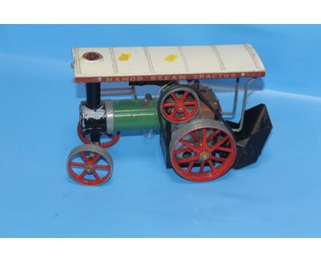 A VINTAGE MAMOD STEAM ENGINE / TRACTOR