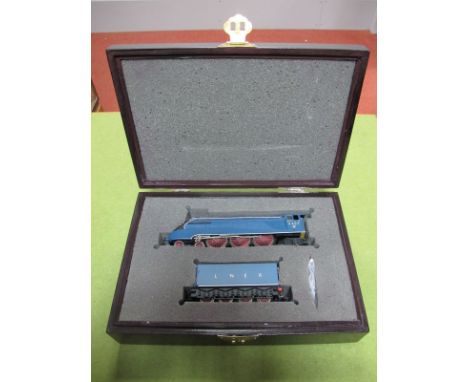 A Bachmann 'OO' Gresley A4 4-6-2 Locomotive R/No. 4489, finished in LNER blue. In wooden presentation set.