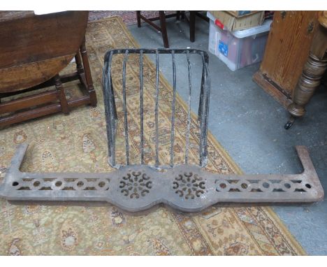 VICTORIAN CAST IRON FIRE KERB AND CAST IRON FIREGUARD 