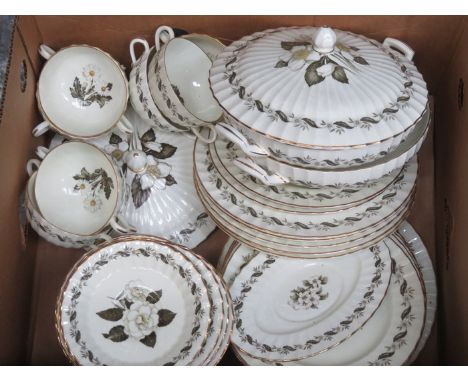 QUANTITY OF ROYAL WORCESTER ENGADINE DINNERWARE 