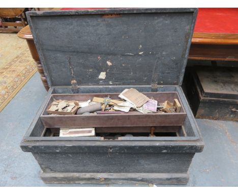 WOODEN STORAGE BOX CONTAINING MOSTLY WOODWORKING TOOLS 
