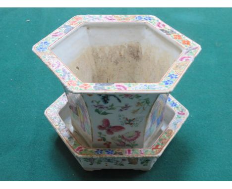 CANTONESE HANDPAINTED AND GILDED CERAMIC PLANTER ON TRAY 