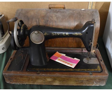 A Vintage Manual Singer Sewing Machine, Movement Seized and In Need of Attention 