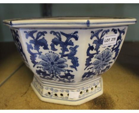 A probable Victorian octagonal planter