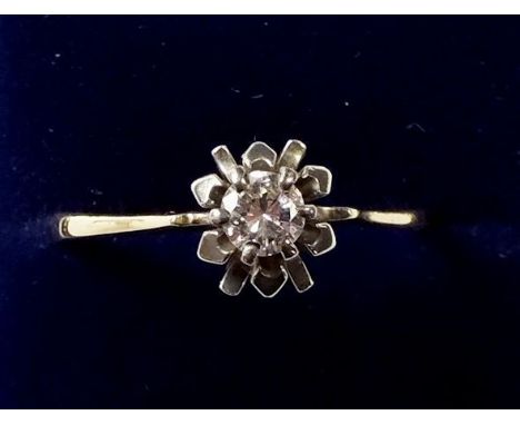 An 18ct gold solitaire diamond ring in flower form setting, size O/P