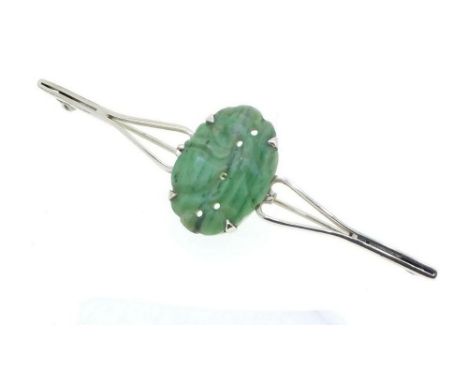 A 9 carat gold vintage bar brooch set carved jade panel, boxed