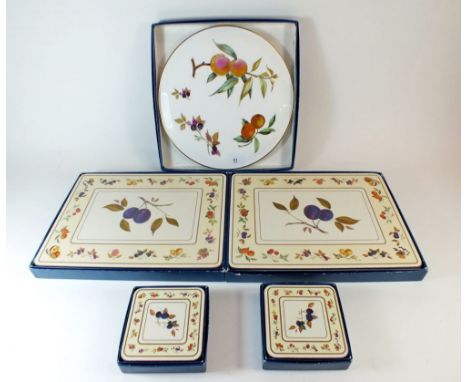 A Royal Worcester Evesham cake stand boxed plus set of table mats and coasters boxed