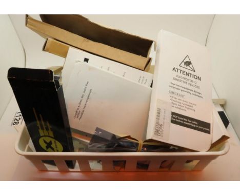 Quantity of mixed phone screen replacements. P&amp;P Group 1 (£14+VAT for the first lot and £1+VAT for subsequent lots) 