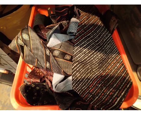 Selection of mixed vintage ties. P&amp;P Group 1 (£14+VAT for the first lot and £1+VAT for subsequent lots) 