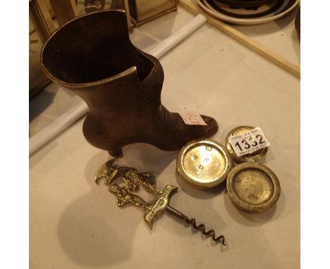 Mixed brass to include large boot and four vintage brass weights. P&amp;P Group 2 (£18+VAT for the first lot and £3+VAT for s