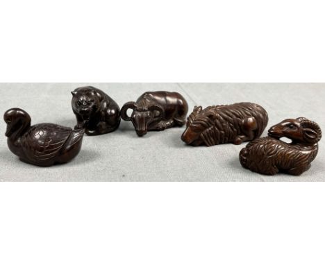5 Netsuke, Figuren. Hartholz geschnitzt. Signiert?Bis 7,5 cm. Wohl Japan antik. Hartholz geschnitzt.5 netsuke, figures. Carve