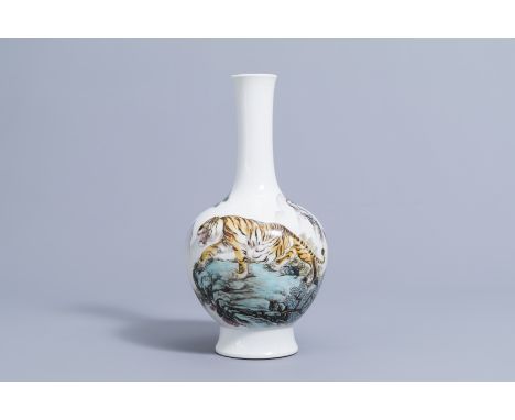 Full title: A Chinese famille rose vase with calligraphy and a tiger, Jingdezhen mark, 20th C.Description: H 35,2 cmCondition