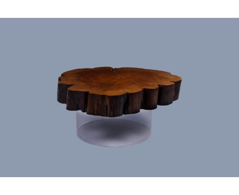 Full title: A Joaquim Tenreiro style tree trunk coffee table on a plexi base, third quarter of the 20th C.Description: H 47 c