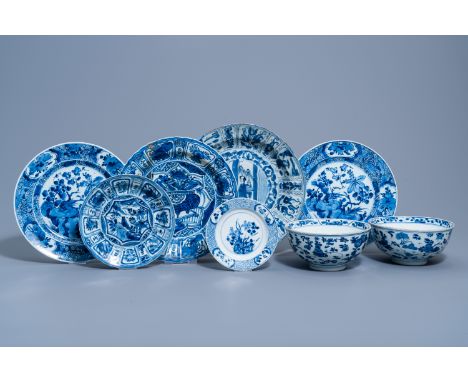 Full title: A varied collection of Chinese blue and white porcelain, Wanli and KangxiDescription: Dia.: 31,5 - 16 cm (the lar