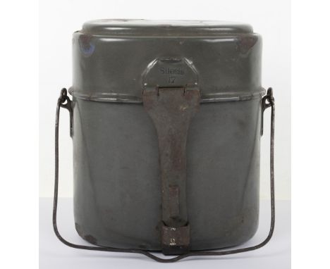 WW1 German 1917 Mess Tin, fine green enamelled mess tin complete with securing arm and carry handle. Marked to both pieces “S